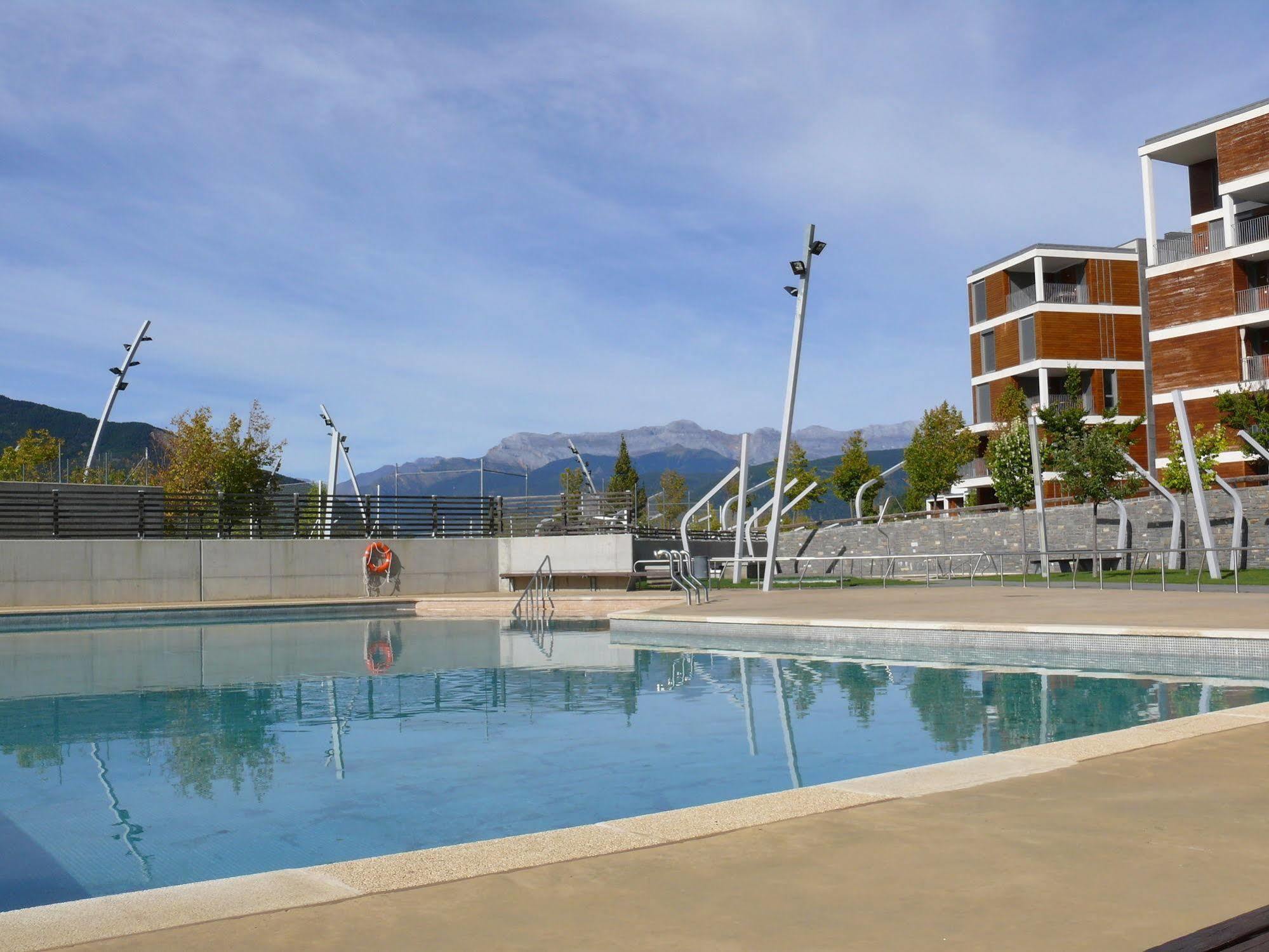 Apartmentsuitespain Formigal Ordesa Sabinanigo Exterior photo